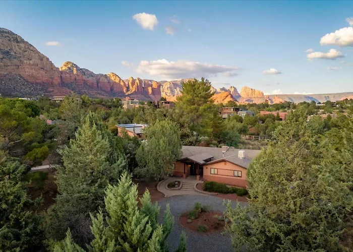 Modern Oasis | Pool/hot Tub/games & Views Holiday home Sedona