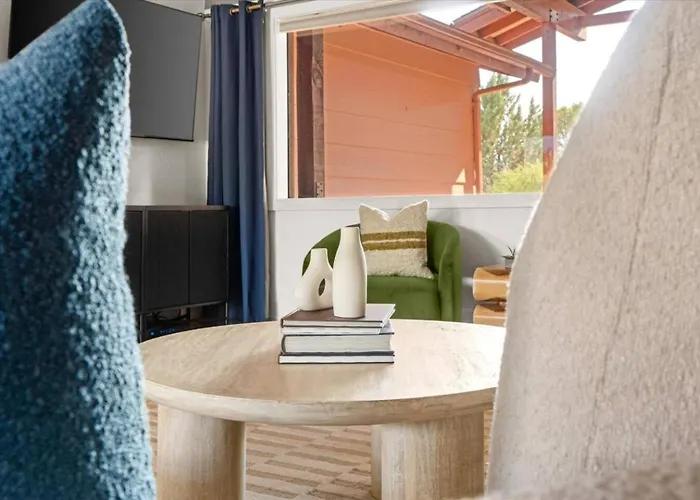 Modern Oasis | Pool/hot Tub/games & Views
