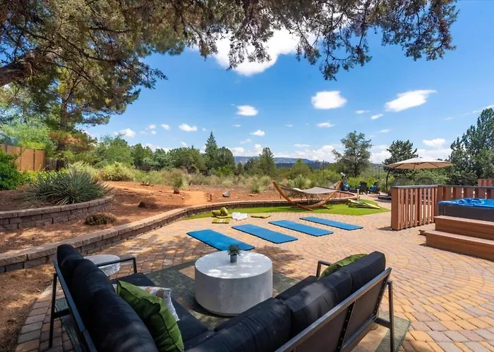 Modern Oasis | Pool/hot Tub/games & Views
